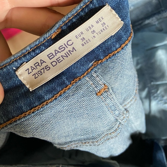 Jeans with red and white lining from Zara - Picture 6 of 10